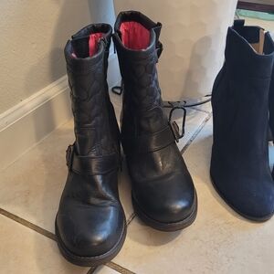 Black Quilted Women's Boots